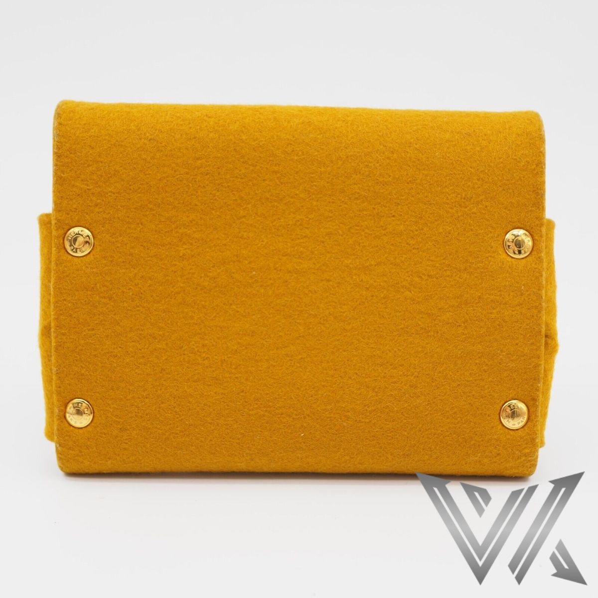 Evelyne Pouch