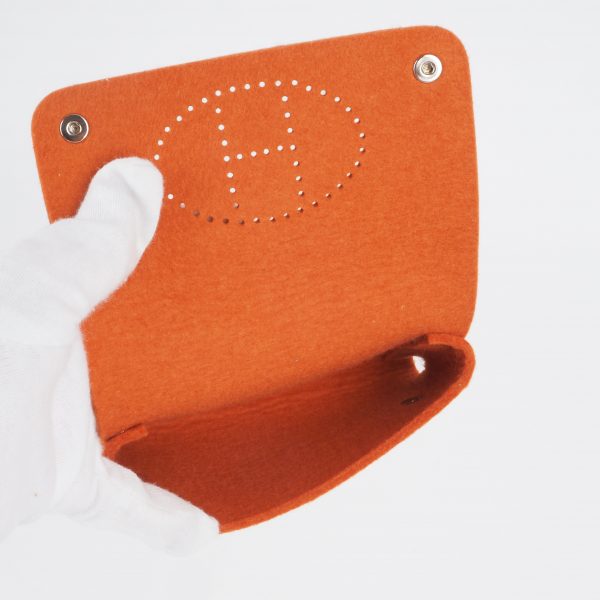 Evelyne Flap Pouch Filz – Bild 9