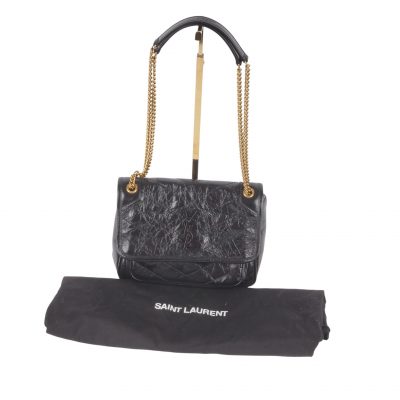 Baby Niki aus geknittertem Leder