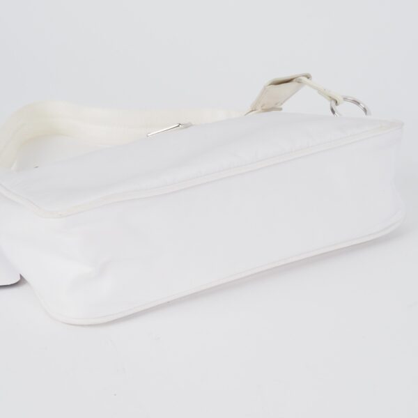 PRADA Re-Edition 2000 – Bild 13