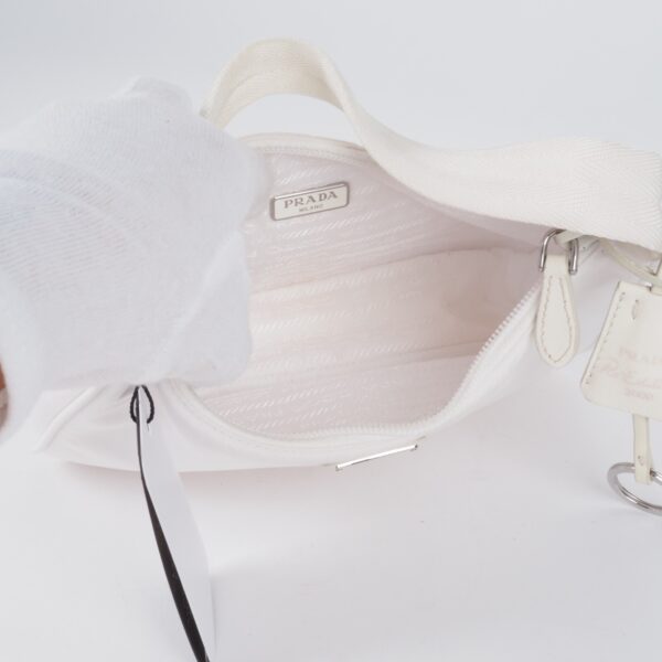 PRADA Re-Edition 2000 – Bild 18