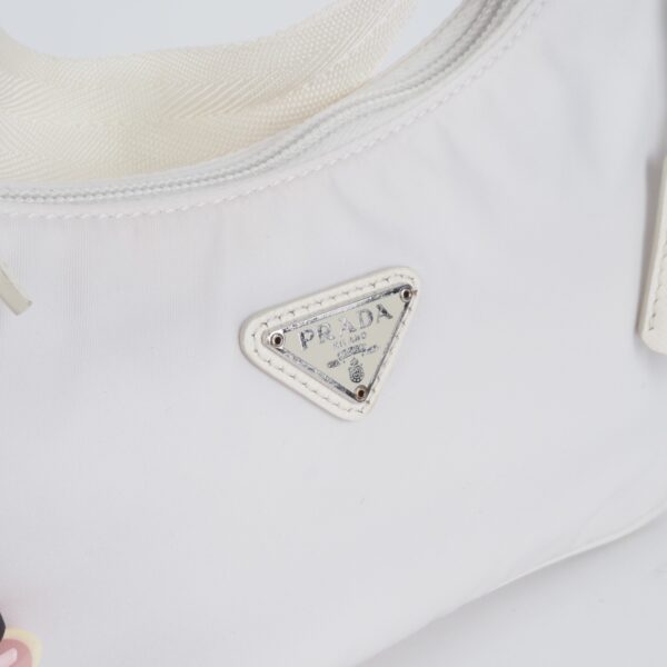PRADA Re-Edition 2000 – Bild 6