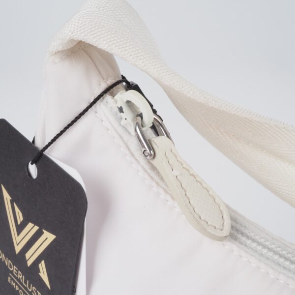 PRADA Re-Edition 2000 – Bild 8