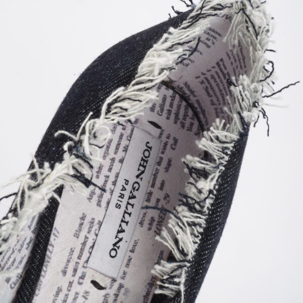 Newspaper / Jeans - Image 7