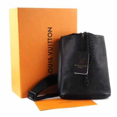 M44633 Chalk Sling Monogram Shadow Black