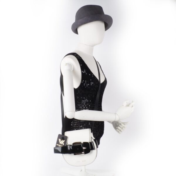 Buckle - Image 12