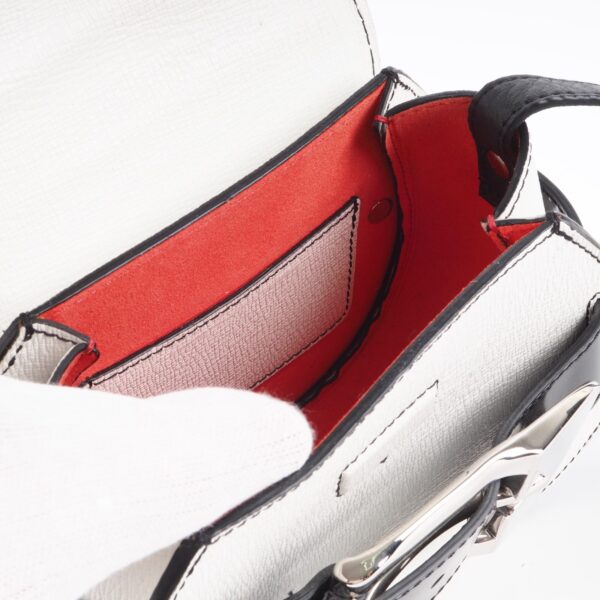 Buckle - Image 10